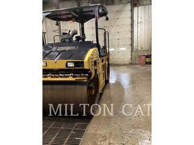 Caterpillar CB13 Tandem Vibratory Roller
