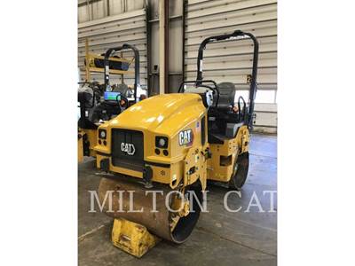 Caterpillar CB2.5 Smooth Drum Roller Compactor