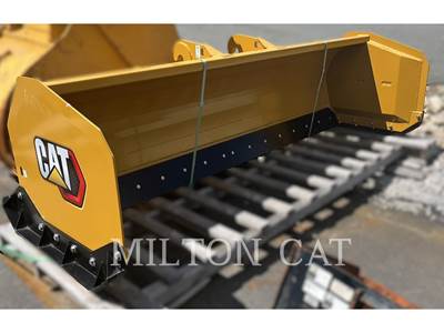 Caterpillar BHL 10' SNOW PUSHER, IT, STEEL EDGE Snow Plow
