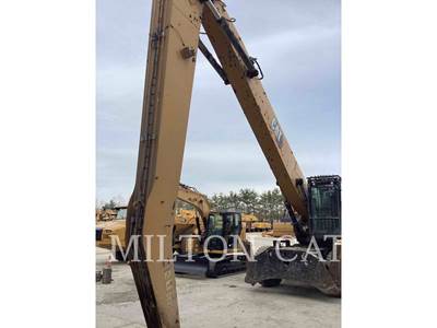 Caterpillar MH3040 Wheeled Excavator
