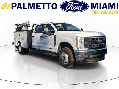 Ford F-350 Crew Cab Cab & Chassis Truck - Automatic