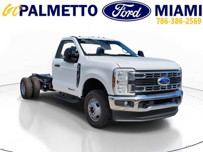 Ford F-350 Cab & Chassis Truck - Automatic