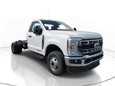 Ford F-350 Cab & Chassis Truck - Automatic