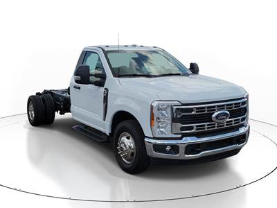 Ford F-350 Cab & Chassis Truck - Automatic