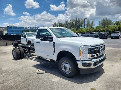 Ford F-350 Cab & Chassis Truck - Automatic