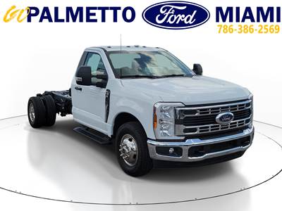 Ford F-350 Cab & Chassis Truck - Automatic