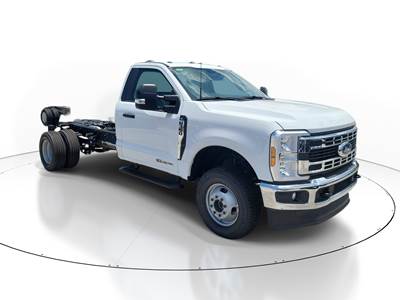 Ford F-350 Cab & Chassis Truck - Automatic