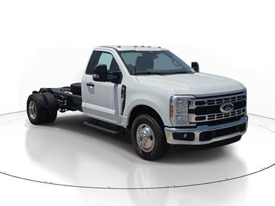 Ford F-350 Cab & Chassis Truck - Automatic
