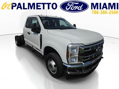 Ford F-350 Cab & Chassis Truck - Automatic
