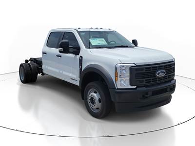 Ford F-450 Crew Cab Cab & Chassis Truck - Automatic
