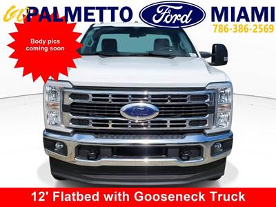 Ford F-350 Flatbed Truck - Automatic