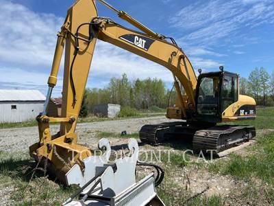 Caterpillar 320CL Excavator