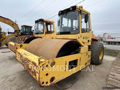 BOMAG BW211D-40 Smooth Drum Roller Compactor