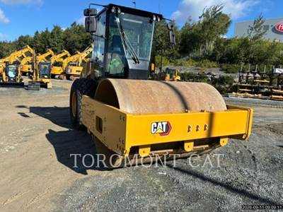 Caterpillar CS66B Smooth Drum Roller Compactor
