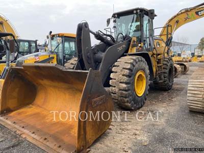 John Deere 724L Wheel Loader