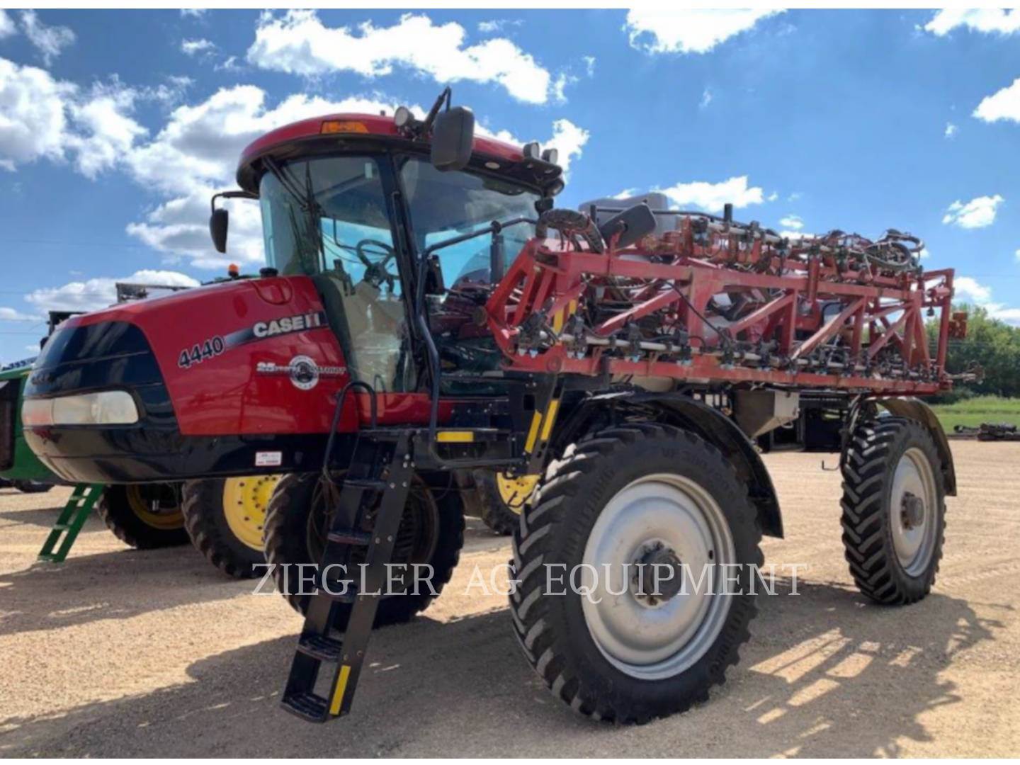 2017 Case 4440 SPRAYER Sprayer For Sale, 2,675 Hours Deforest, WI