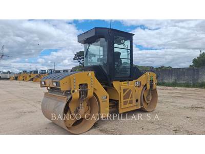 Caterpillar CB7 Smooth Drum Roller Compactor