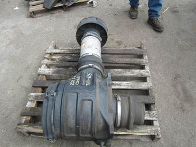 Freightliner Condor Air Cleaner / Air Filter Housing for a Freightliner CONDOR LOW CAB FORWARD