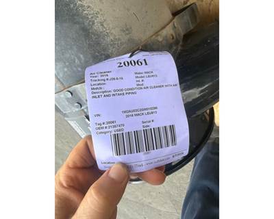 Mack LEU613 Air Cleaner / Air Filter Housing