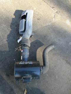 UD UD1400 Left Air Cleaner / Air Filter Housing for a Ud Truck UD1400