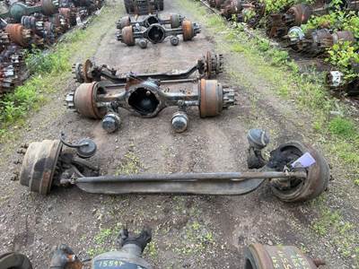 Freightliner Cascadia 125 Front Axle Assembly