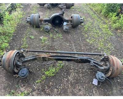 Freightliner Coronado 122 SD Front Axle Assembly for a Freightliner 122SD