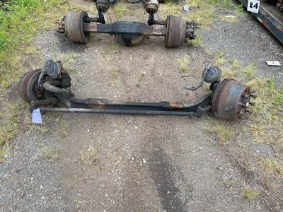 International 8600 Front Axle Assembly