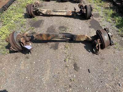 Mack DM690S Front Axle Assembly