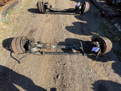 Mack LEU613 Front Axle Assembly