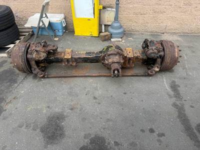 Rockwell 7400 Front Axle Assembly for a International 7400