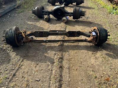 Sterling L9500 Front Axle Assembly for a Sterling L9500 SERIES