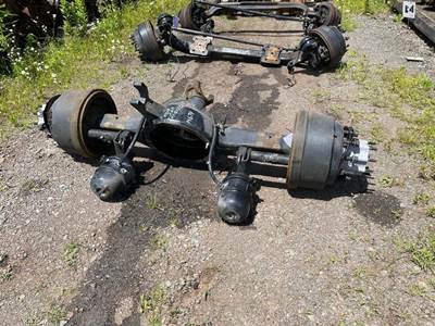 Eaton D156 Front Axle Housing for a International LT625