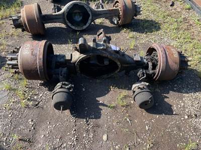Eaton D170 Front Axle Housing for a Peterbilt 320