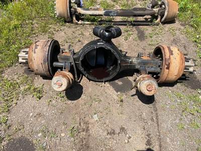 Eaton DD461P Front Axle Housing for a Kenworth T800
