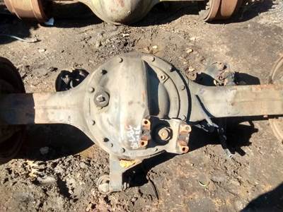 Eaton DS404 Front Axle Housing for a Volvo WG