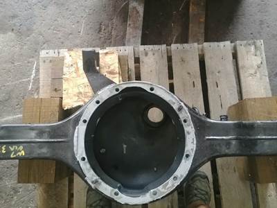 Eaton DS404 Front Axle Housing for a International 9400I