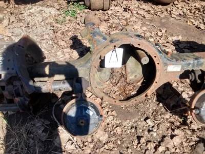 Eaton DS404 Front Axle Housing for a Ford