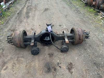 Eaton DS404 Front Axle Housing for a Kenworth T2000