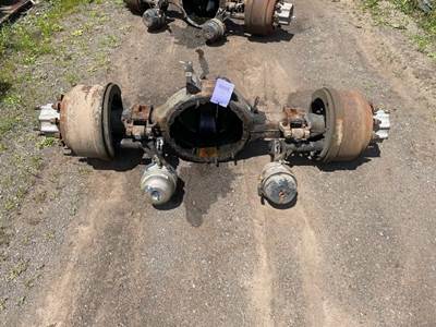 Eaton DS461 Front Axle Housing for a Peterbilt 378