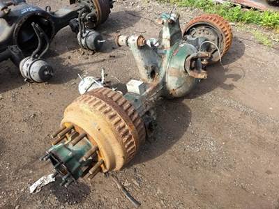 Eaton DSP40 Front Axle Housing for a Peterbilt 320