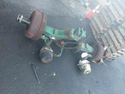 Eaton DT/DP521 Front Axle Housing for a Peterbilt 320