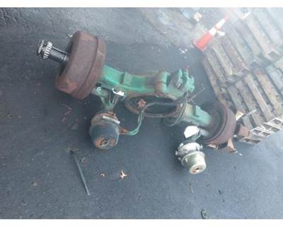 Eaton DT/DP521 Front Axle Housing for a Peterbilt 320