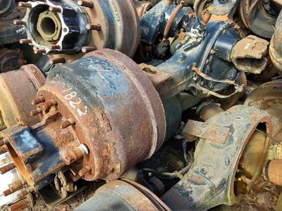 Eaton RD454 Front Axle Housing for a Peterbilt 320