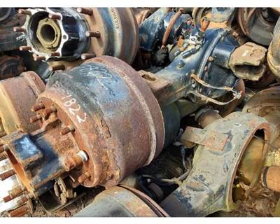Eaton RD454 Front Axle Housing for a Peterbilt 320