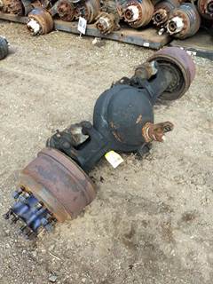 International RA472 Front Axle Housing for a International 4900