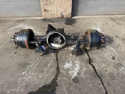 Mack Pinnacle CXU613 Front Axle Housing for a Mack CXU613