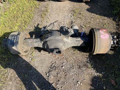 Mercedes-Benz DART40-4S Front Axle Housing for a Freightliner CASCADIA