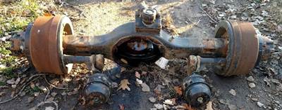 Rockwell RD20145 Front Axle Housing for a Volvo