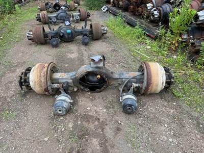 Rockwell RDL-20145 Front Axle Housing for a International 7600