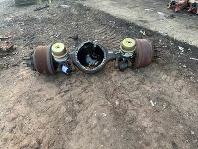 Rockwell RD/RP-23-160 Front Axle Housing for a Autocar XPEDITOR